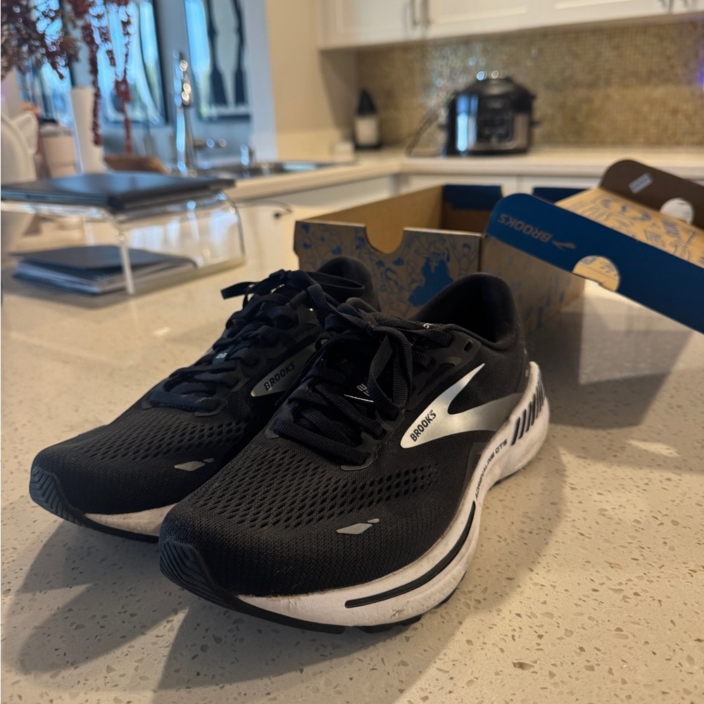 Brooks Adrenaline GTS 23 Black and White Women's Shoes
